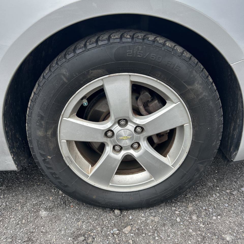 Used 2014 Chevrolet Cruze LT FWD image 24