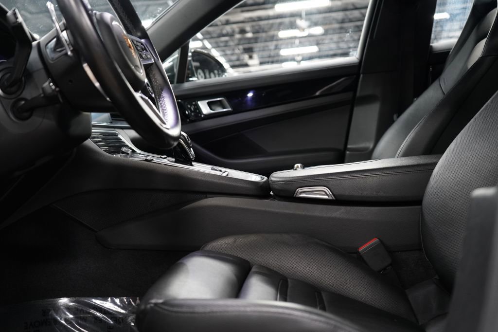 Used 2018 Porsche Panamera 4S AWD/4WD image 10