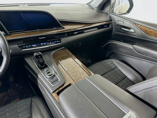 Certified 2023 Cadillac Escalade ESV Premium Luxury Platinum AWD/4WD image 25