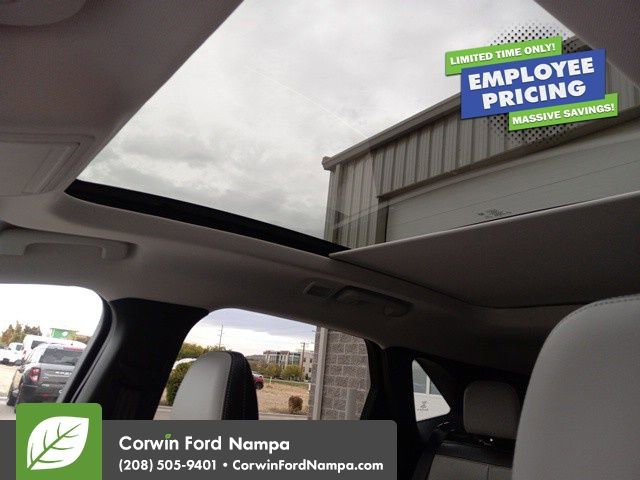 New 2025 Ford Escape SE w/ PHEV Premium Package FWD image 25