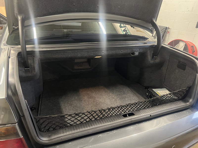 Used 2004 Cadillac Seville SLS w/ Preferred Equipment Group image 9