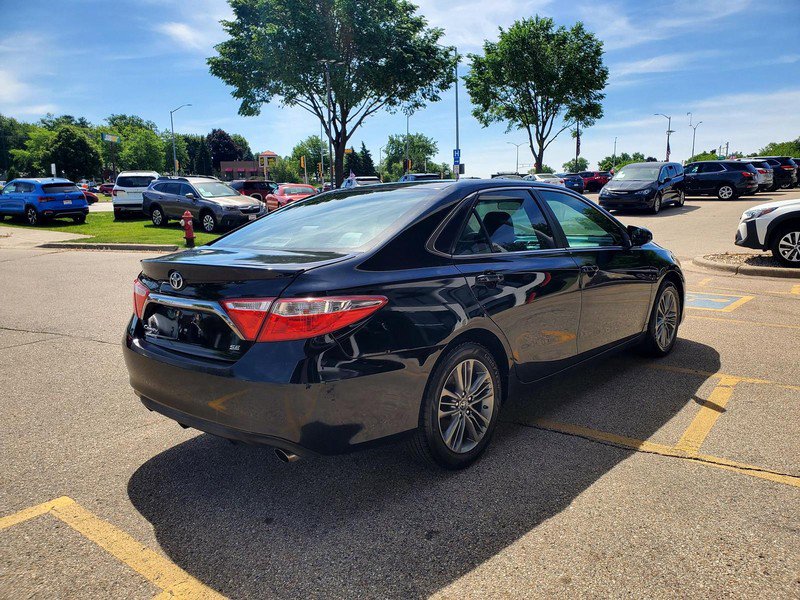 Used 2017 Toyota Camry SE FWD image 5