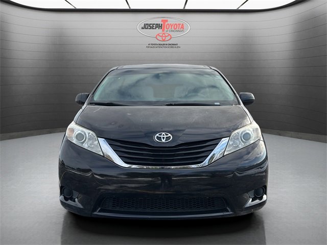 Used 2012 Toyota Sienna LE image 7