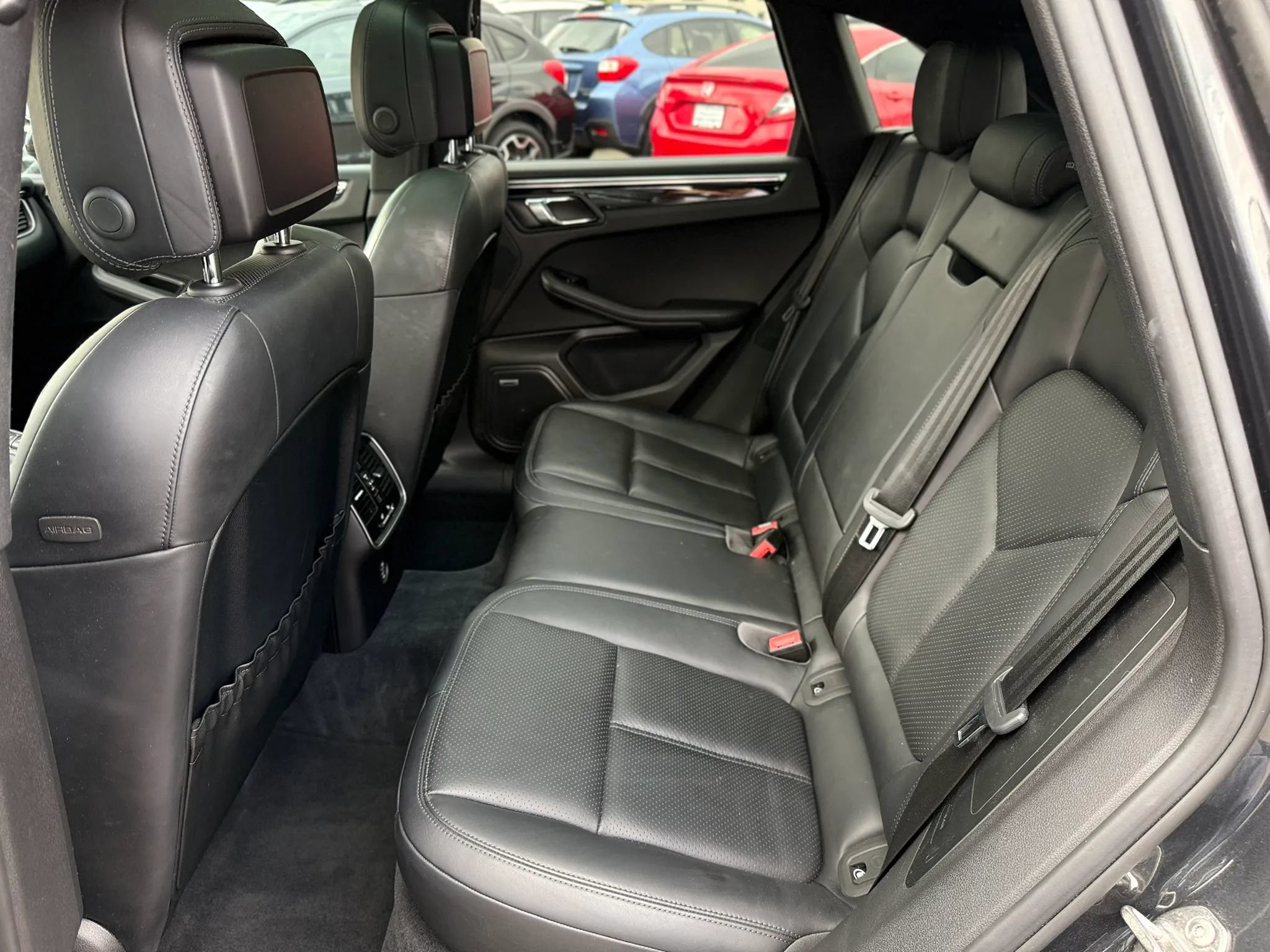 Used 2018 Porsche Macan Sport Edition AWD/4WD image 16
