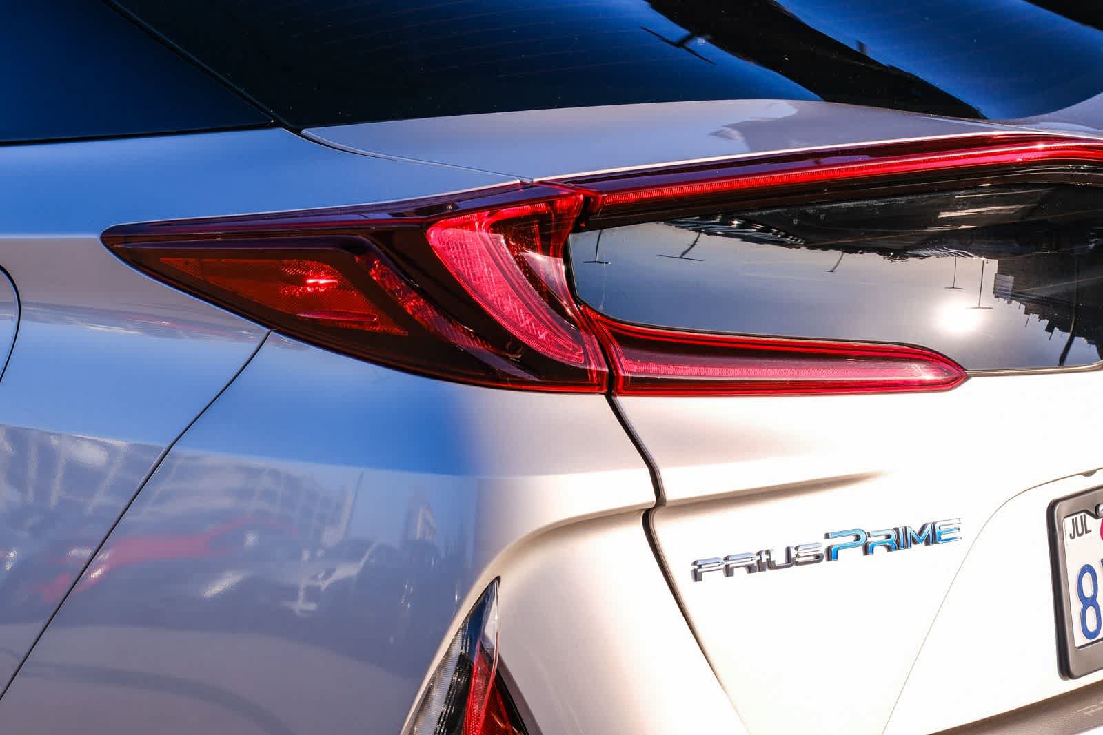 Certified 2022 Toyota Prius Prime LE FWD image 7