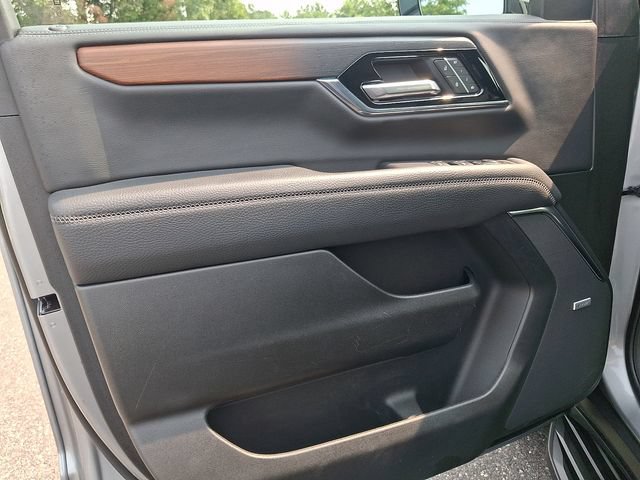 Certified 2025 GMC Yukon XL Denali AWD/4WD image 14