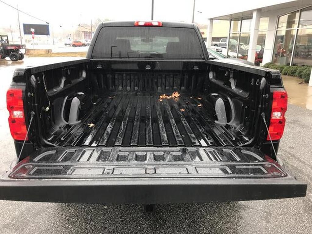 Used 2018 Chevrolet Silverado 1500 LT w/ All Star Edition AWD/4WD image 7
