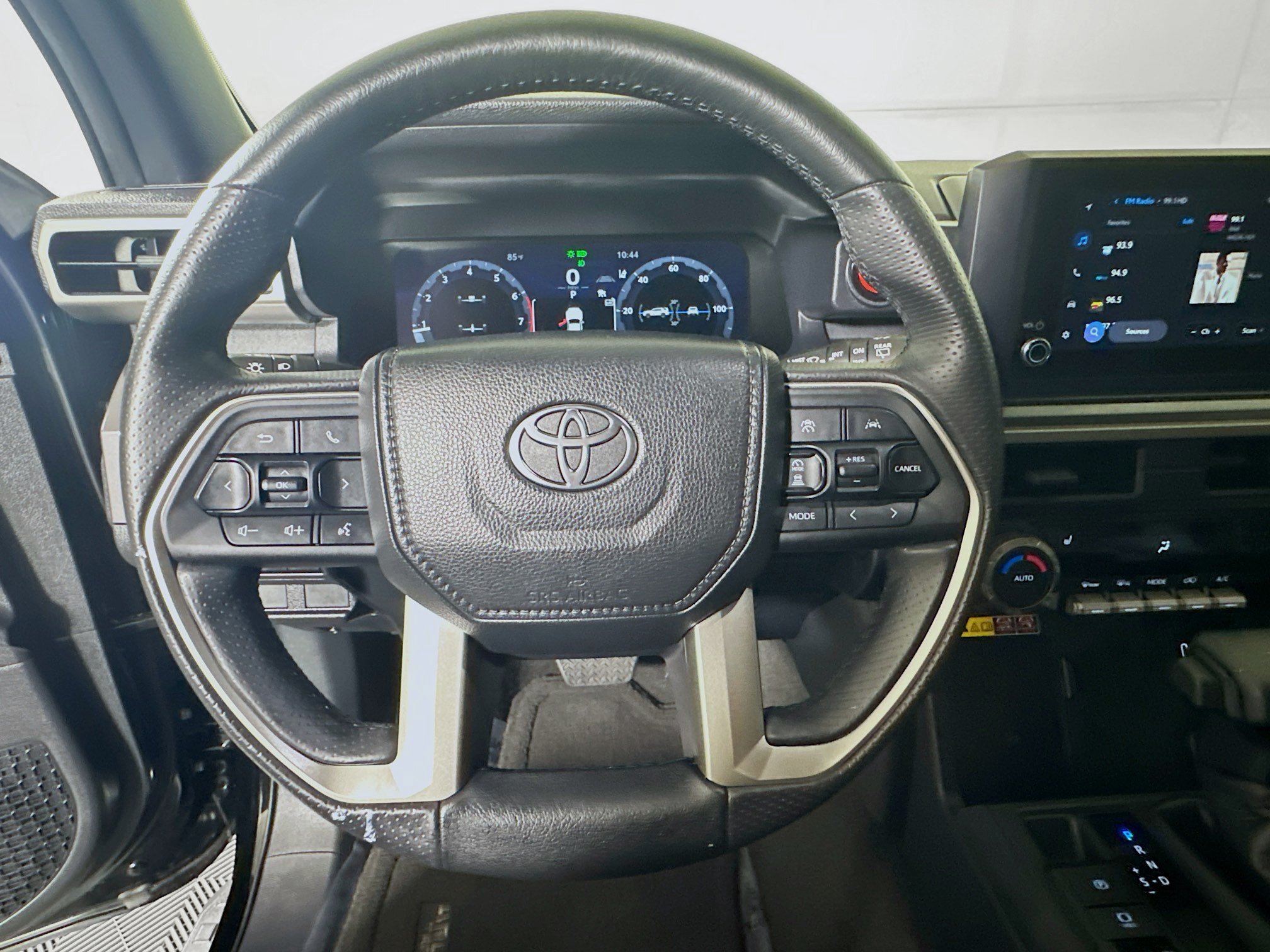 Certified 2025 Toyota 4Runner TRD Off-Road AWD/4WD image 15