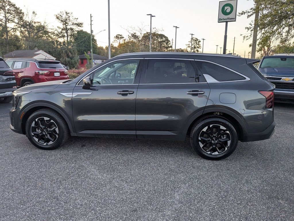 Used 2024 Kia Sorento S image 7