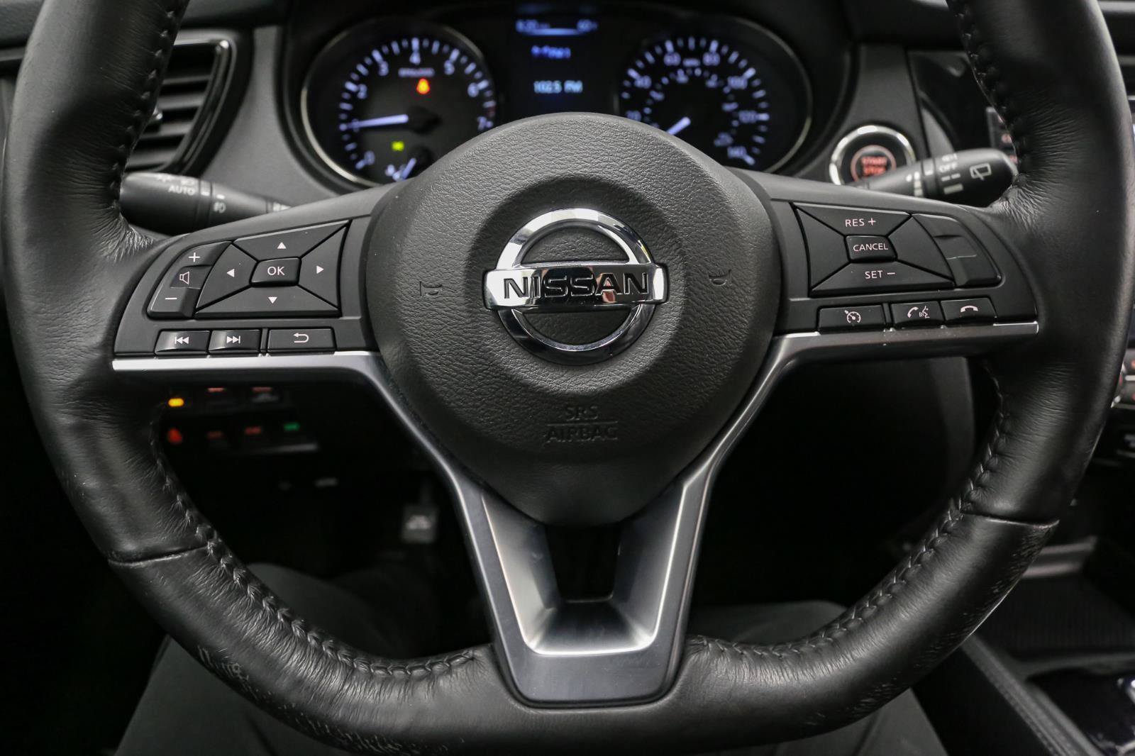 Used 2017 Nissan Rogue SL AWD/4WD image 32
