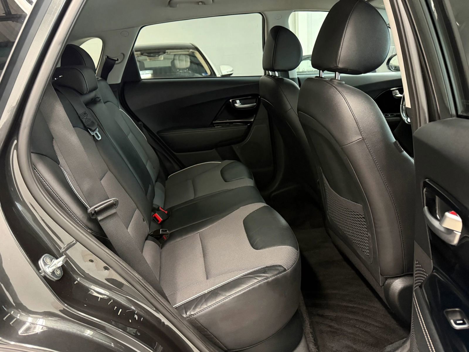 Used 2022 Kia Niro EX w/ Cold Weather Package image 22