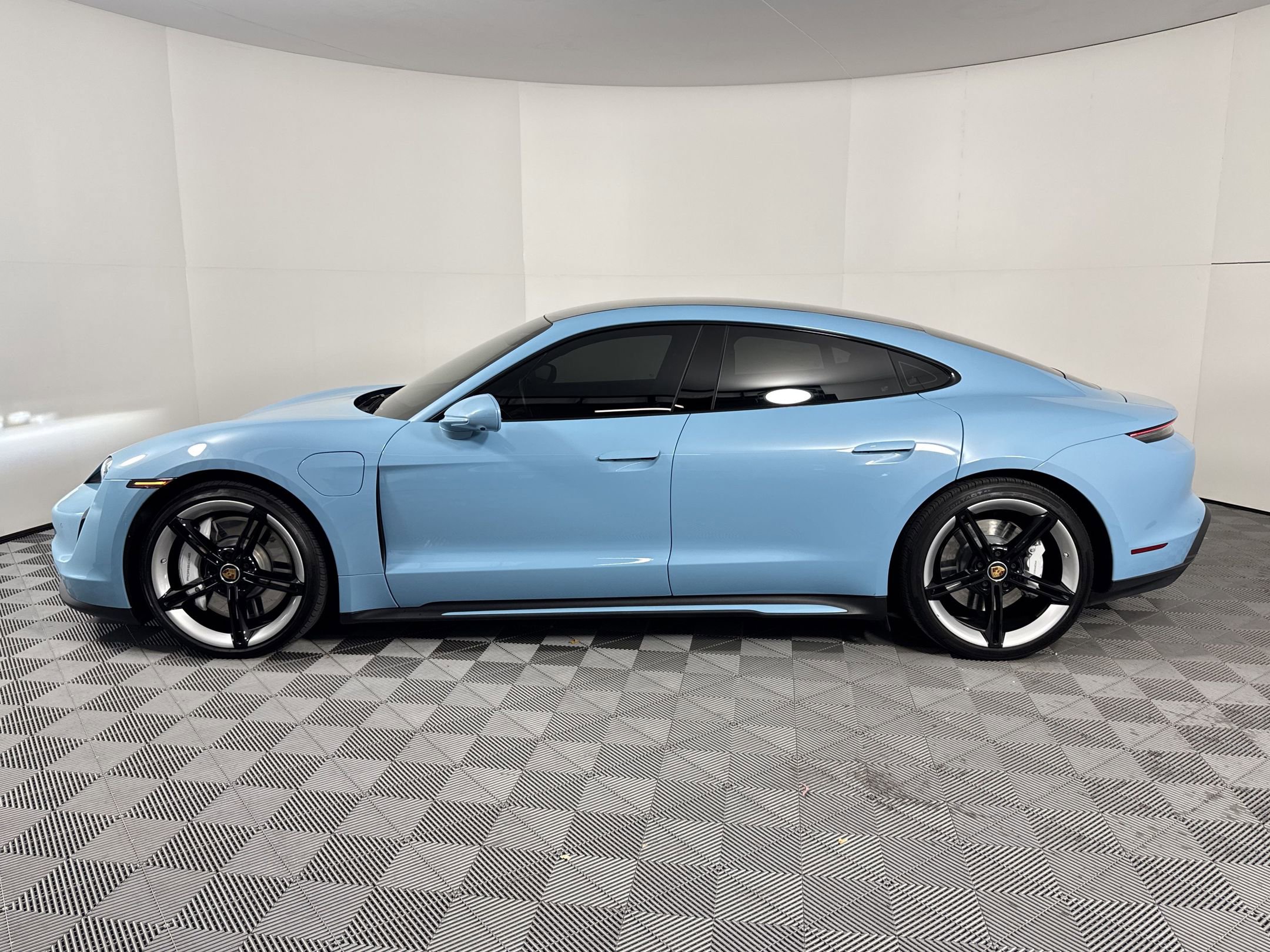Certified 2021 Porsche Taycan 4S image 2