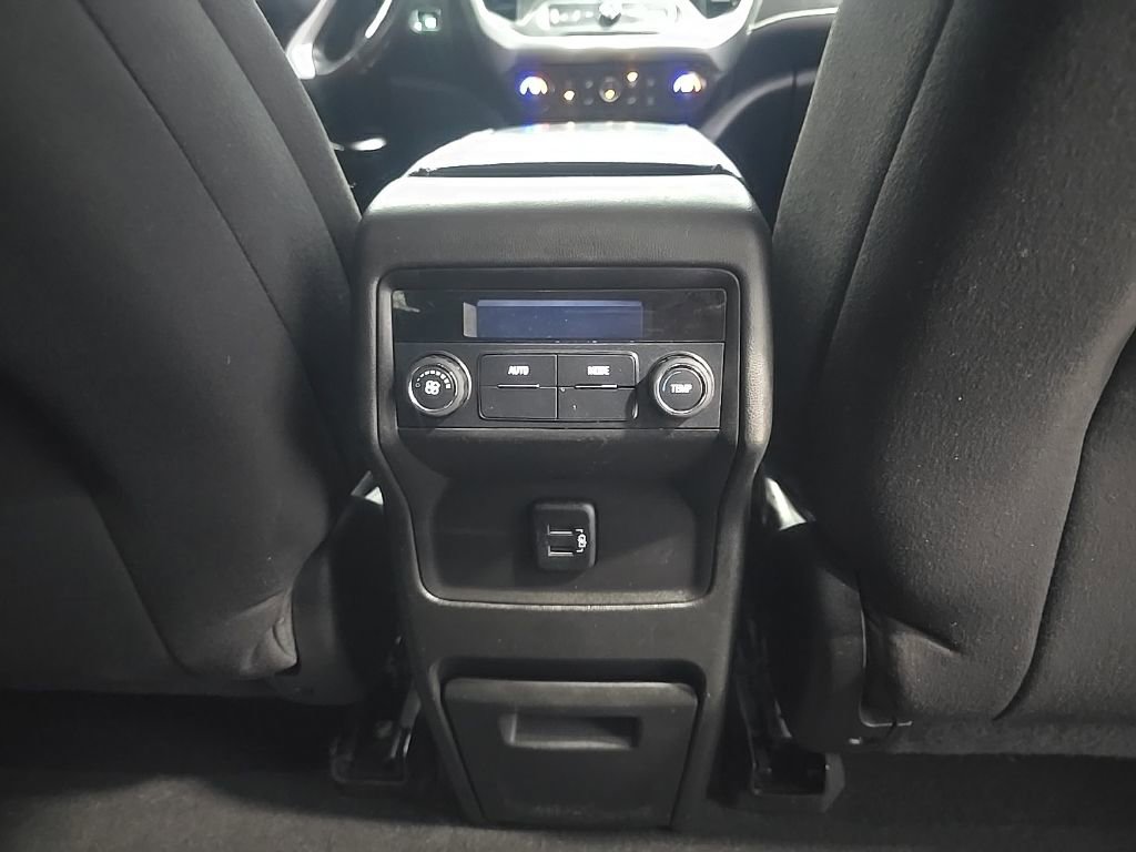 Used 2017 GMC Acadia SLE image 25