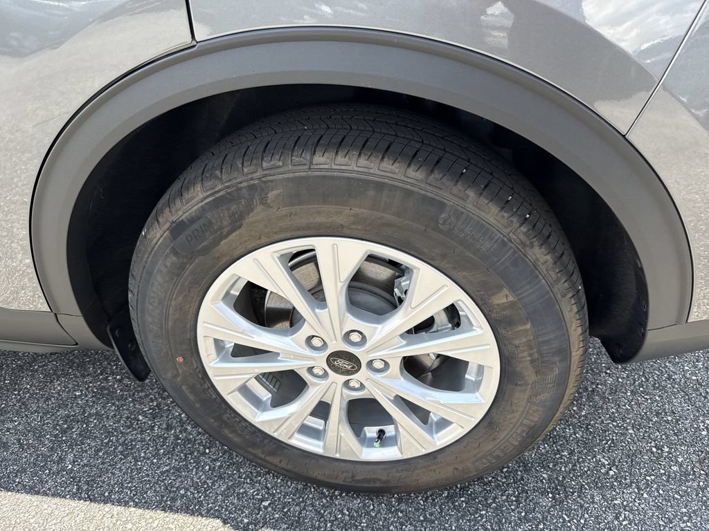 Used 2026 Ford Escape Active w/ Cold Weather Package FWD image 19