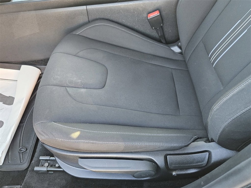 Used 2023 Hyundai Elantra Blue image 13