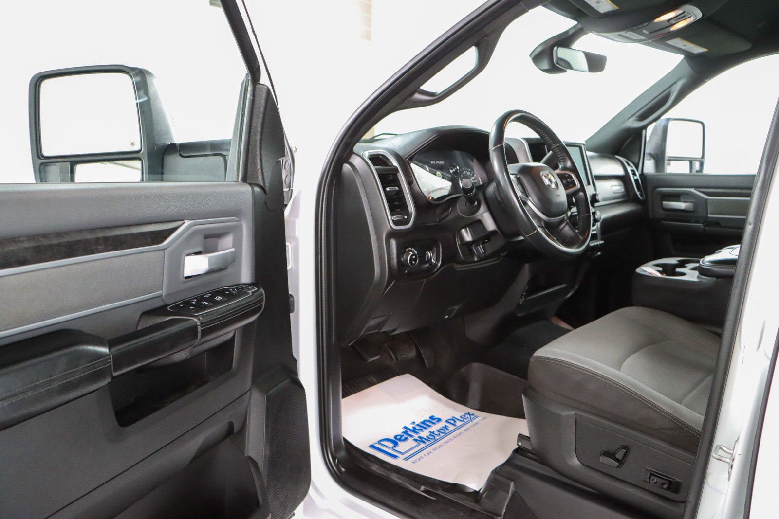 Used 2023 RAM 2500 Big Horn w/ Level 1 Equipment Group image 3