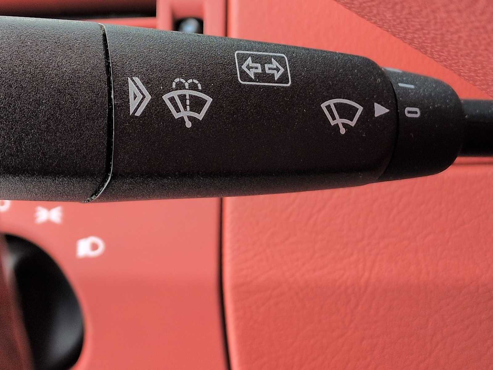 Used 2007 Chrysler Crossfire Limited image 21