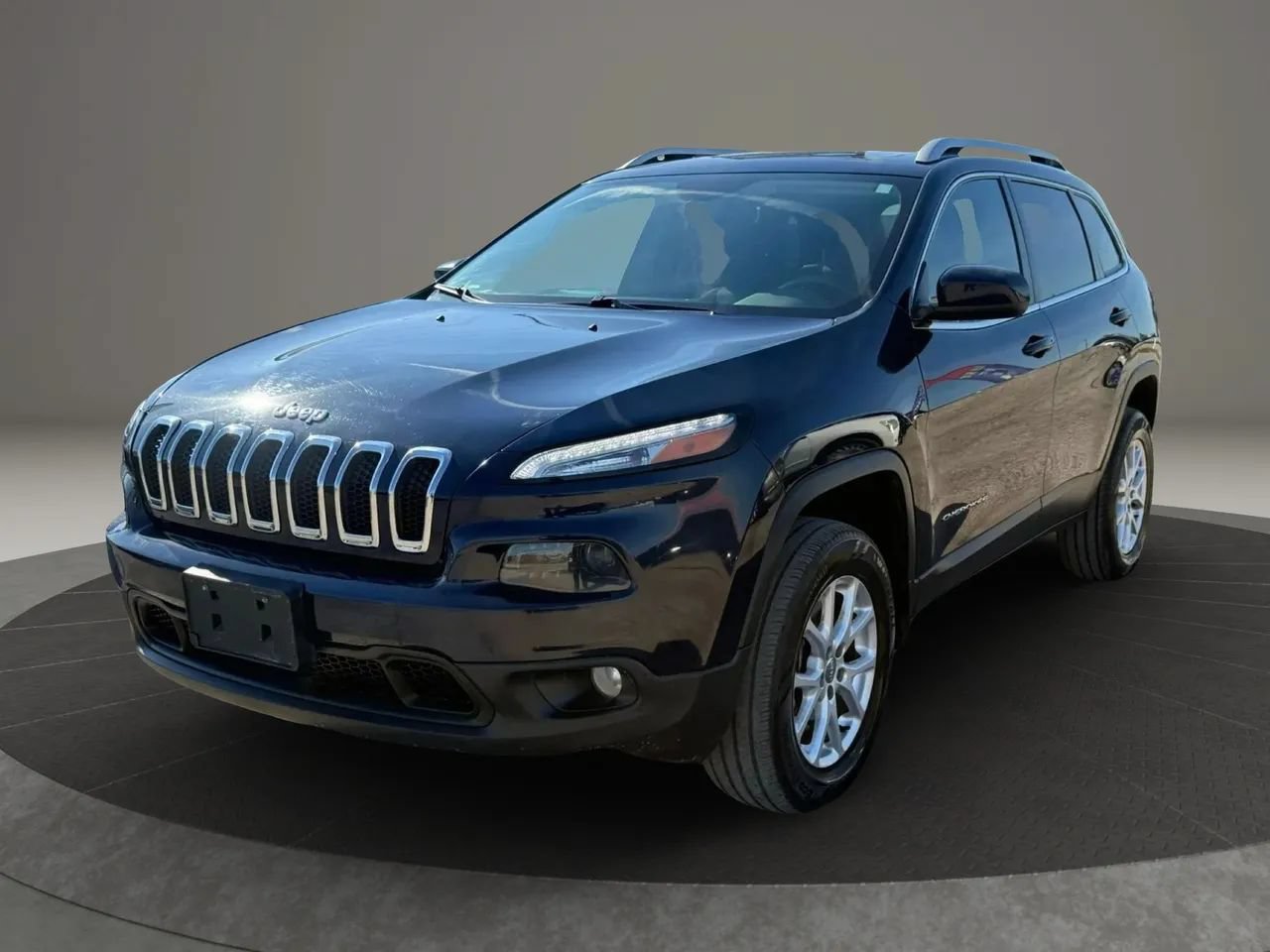 Used 2014 Jeep Cherokee Latitude w/ Comfort/Convenience Group AWD/4WD image 3