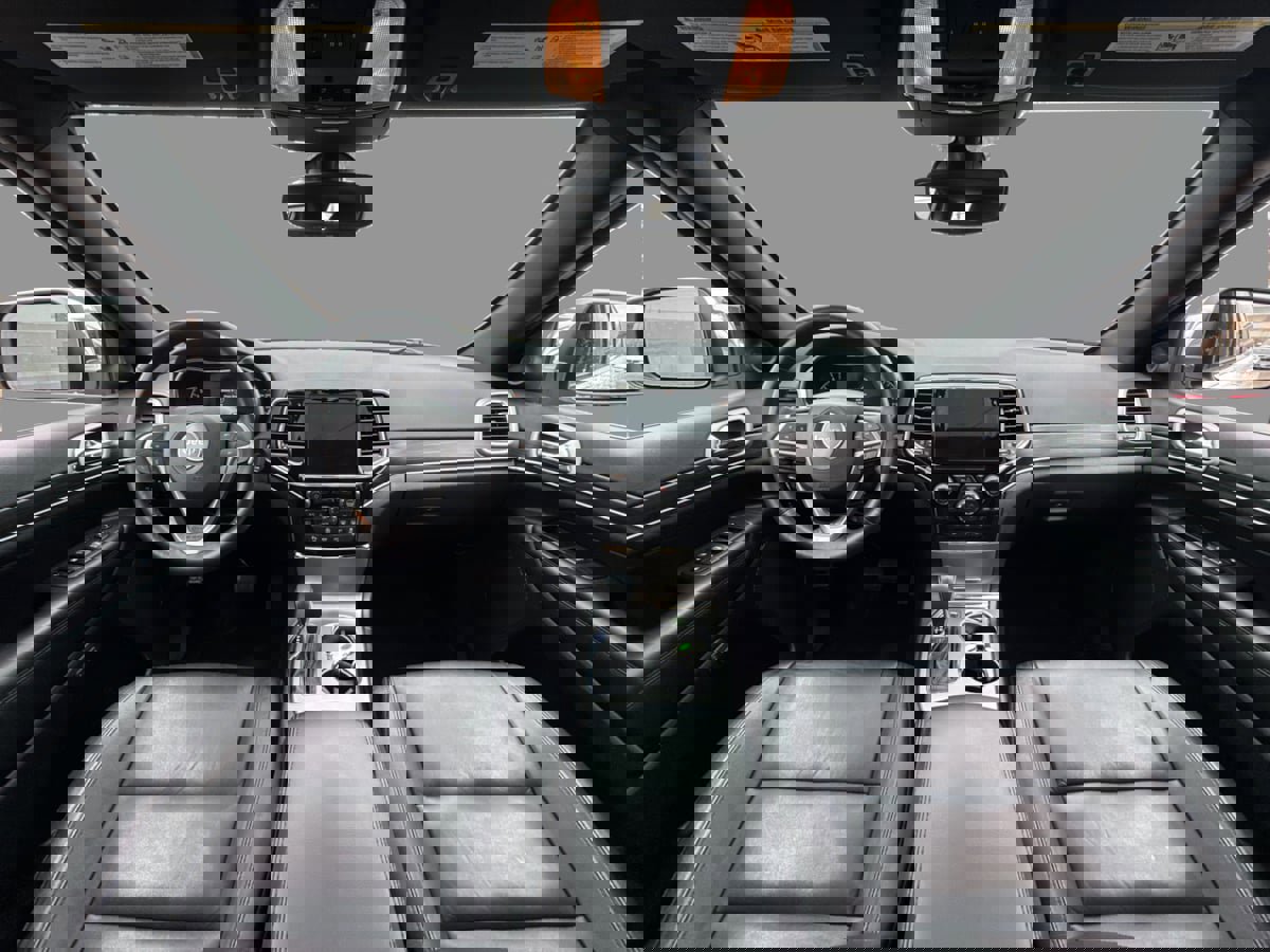 Used 2022 Jeep Grand Cherokee Limited image 23