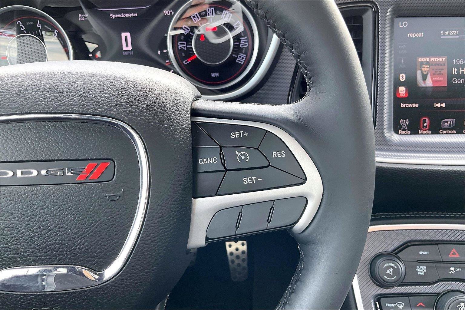 Used 2015 Dodge Challenger R/T Plus RWD image 18