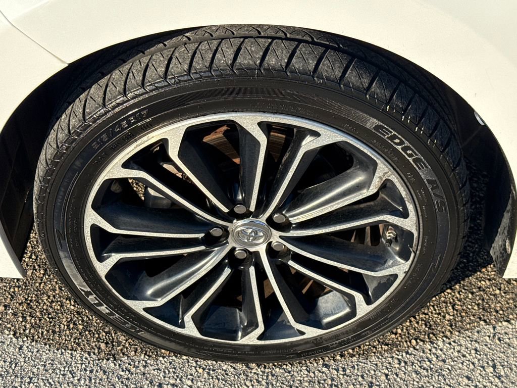 Used 2014 Toyota Corolla S image 9