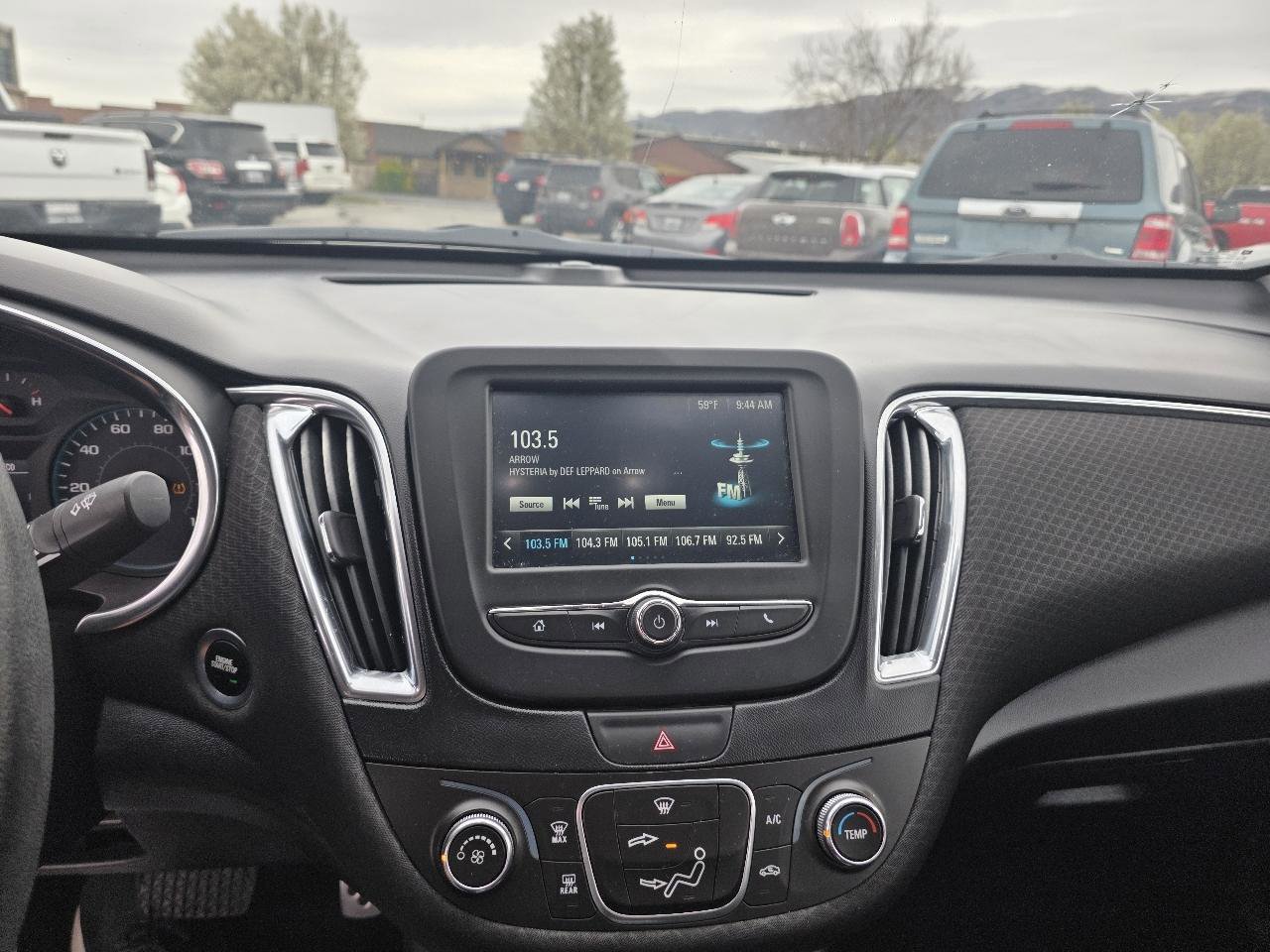 Used 2017 Chevrolet Malibu LT image 14