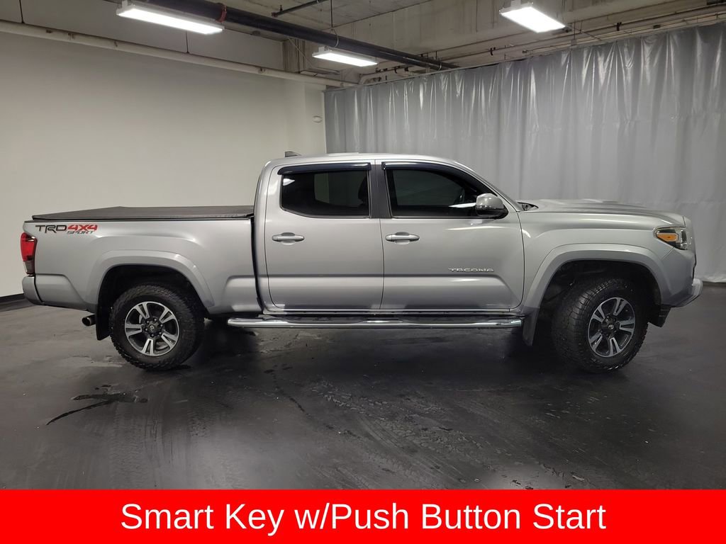 Used 2018 Toyota Tacoma TRD Sport image 9