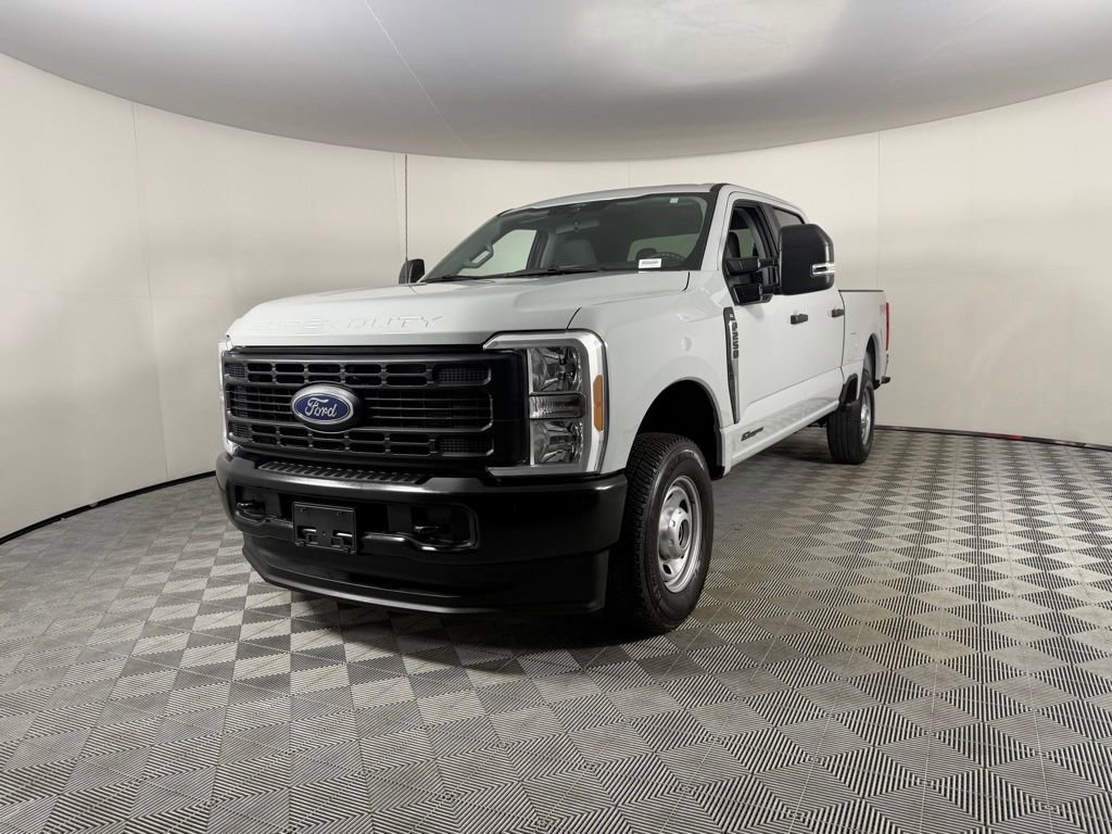 Used 2025 Ford F250 XL w/ FX4 Off-Road Package image 3