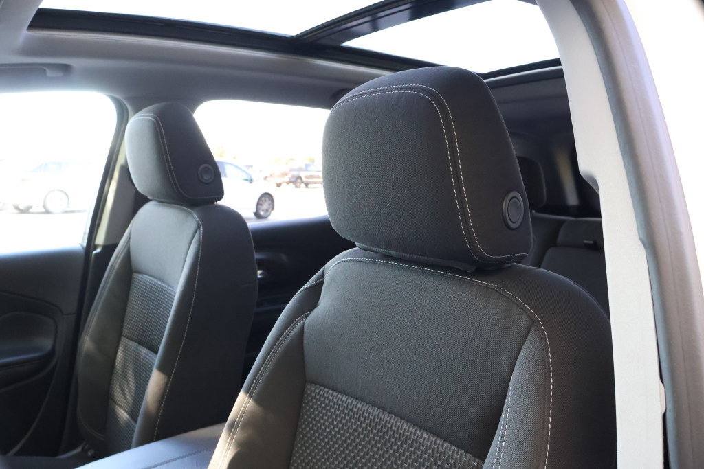 Certified 2023 GMC Terrain SLE w/ Driver Convenience Package FWD image 33