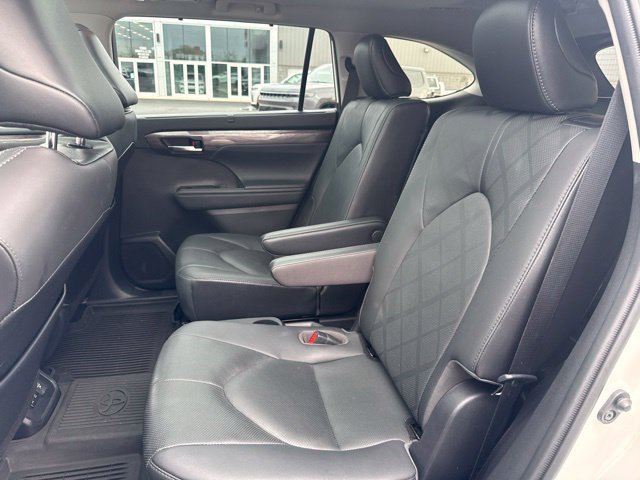 Used 2021 Toyota Highlander Platinum AWD/4WD image 36