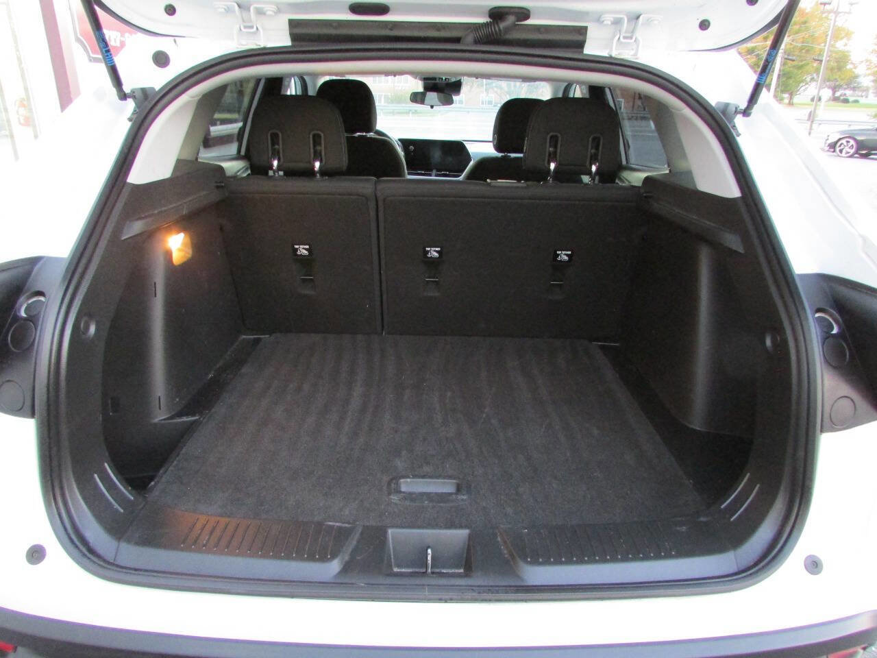 Used 2024 Chevrolet Trax LS w/ LS Convenience Package image 4