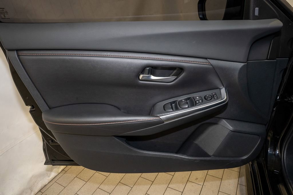 Certified 2022 Nissan Sentra SR w/ Midnight Edition image 11