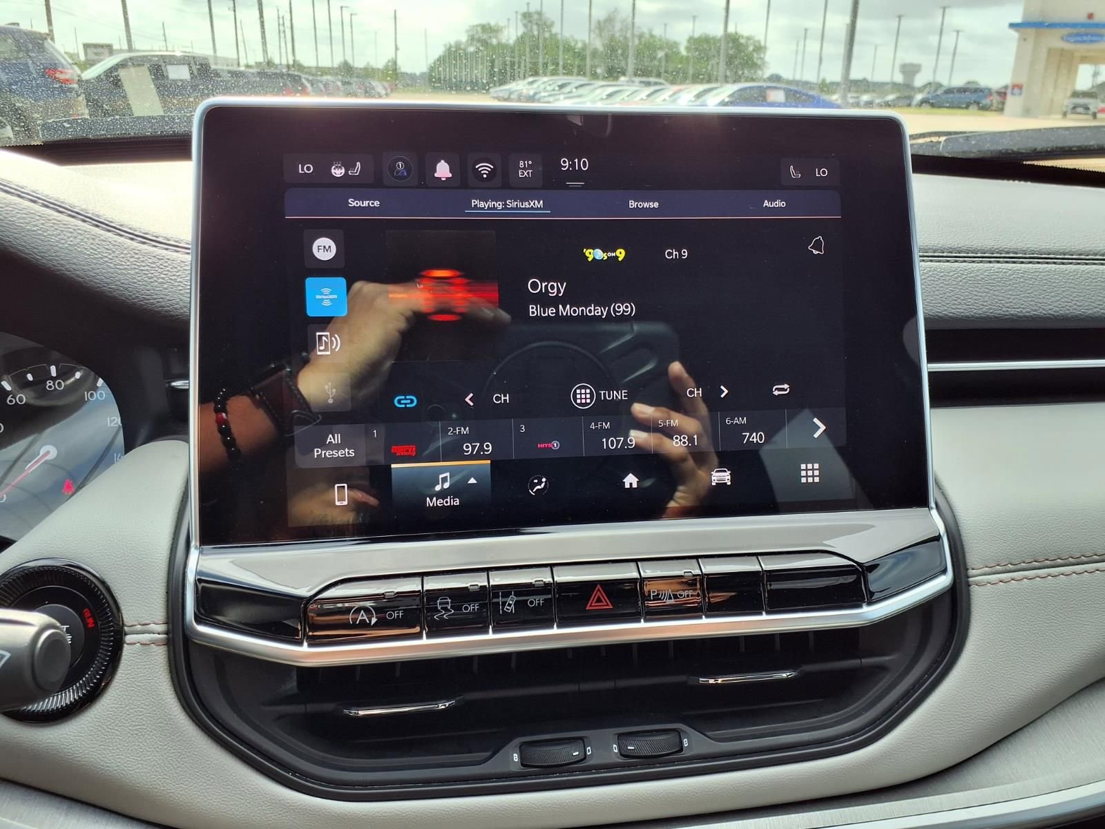 Used 2025 Jeep Compass Limited AWD/4WD image 19