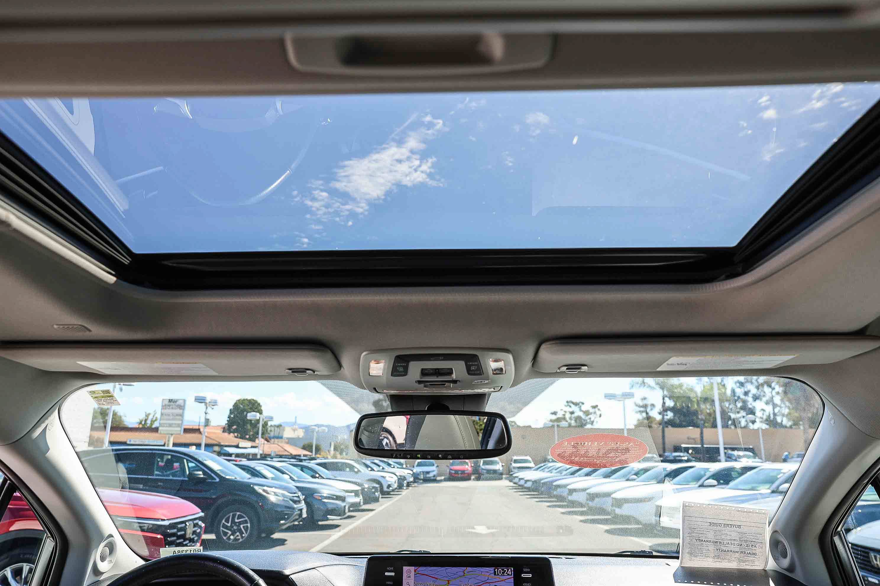 Used 2022 Toyota Sienna XLE w/ XLE Plus Package FWD image 7