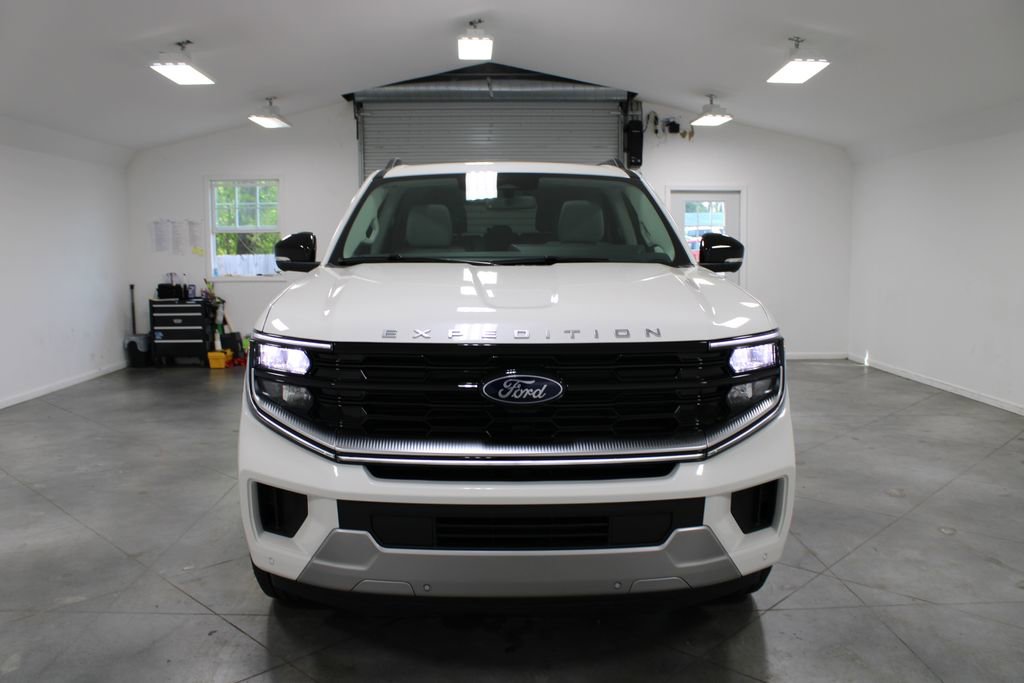 New 2026 Ford Expedition Platinum image 2