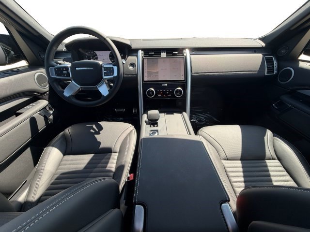 Certified 2026 Land Rover Discovery Limited Edition AWD/4WD image 12