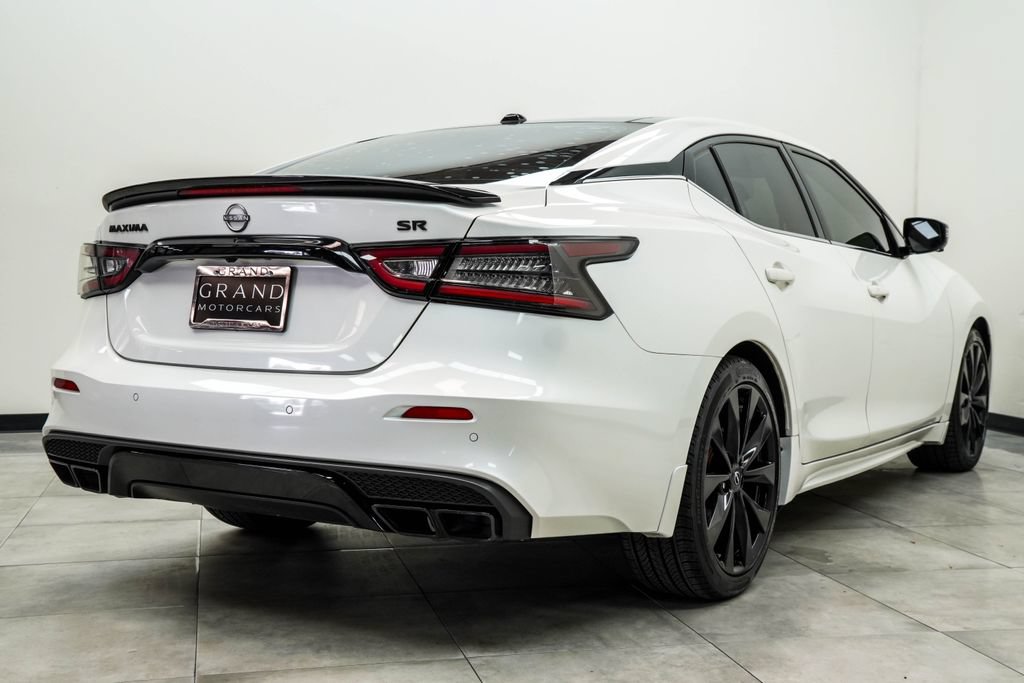 Used 2023 Nissan Maxima SR w/ Sport Mat Group FWD image 12