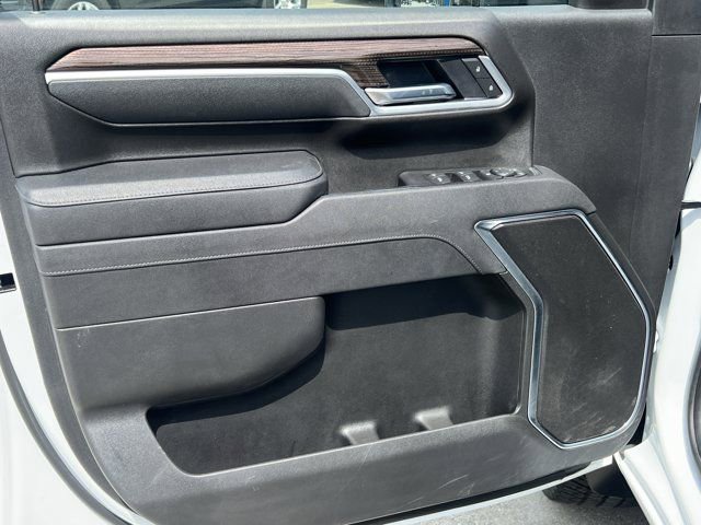 Used 2025 Chevrolet Silverado 2500 LT image 11