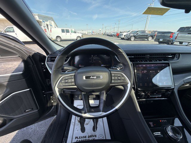 Used 2022 Jeep Grand Cherokee L Limited w/ Black Appearance Package image 11