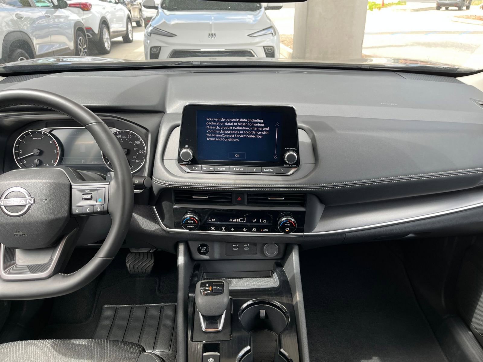 Used 2025 Nissan Rogue SV FWD image 17