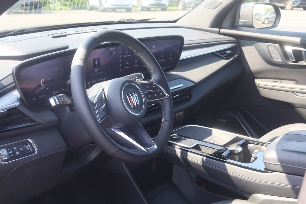 Used 2025 Buick Enclave Preferred AWD/4WD image 7