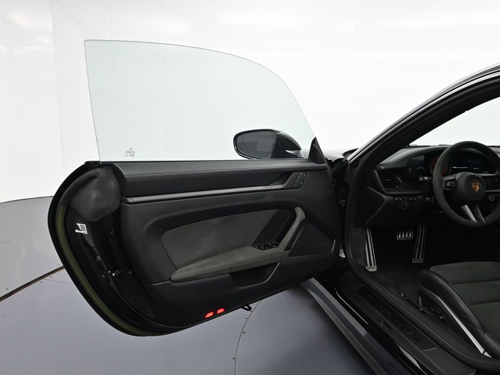 Used 2022 Porsche 911 Carrera 4 GTS image 15