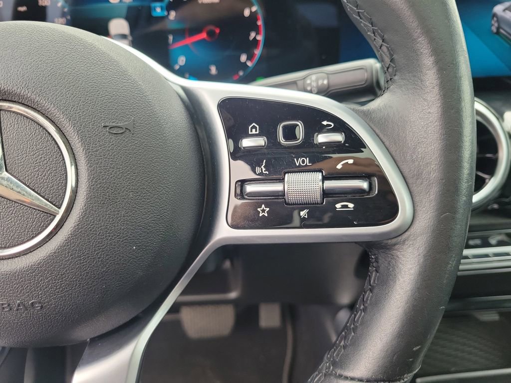 Used 2021 Mercedes-Benz GLB 250 w/ Premium Package image 24