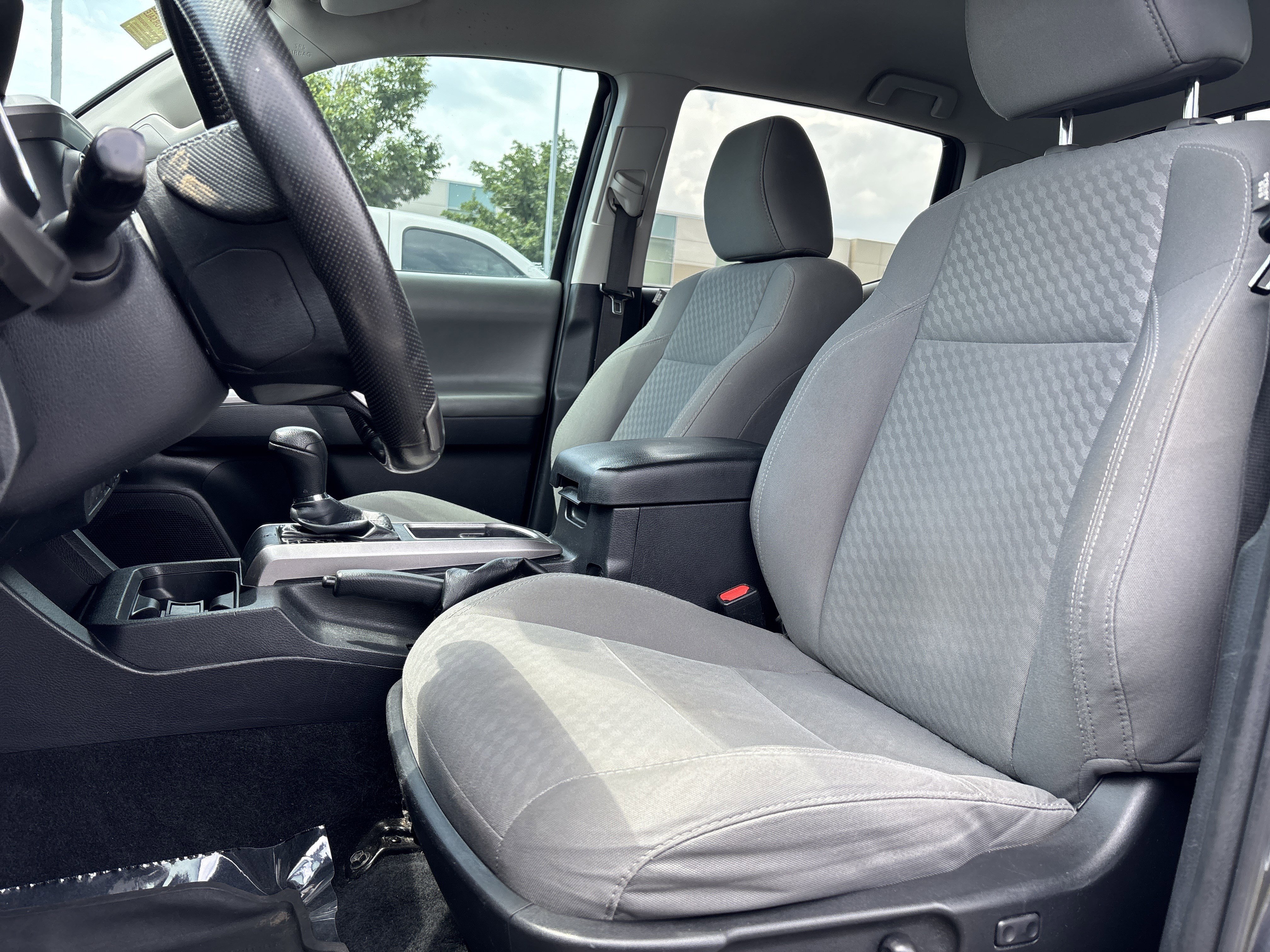 Used 2021 Toyota Tacoma SR5 w/ Technology Package AWD/4WD image 15