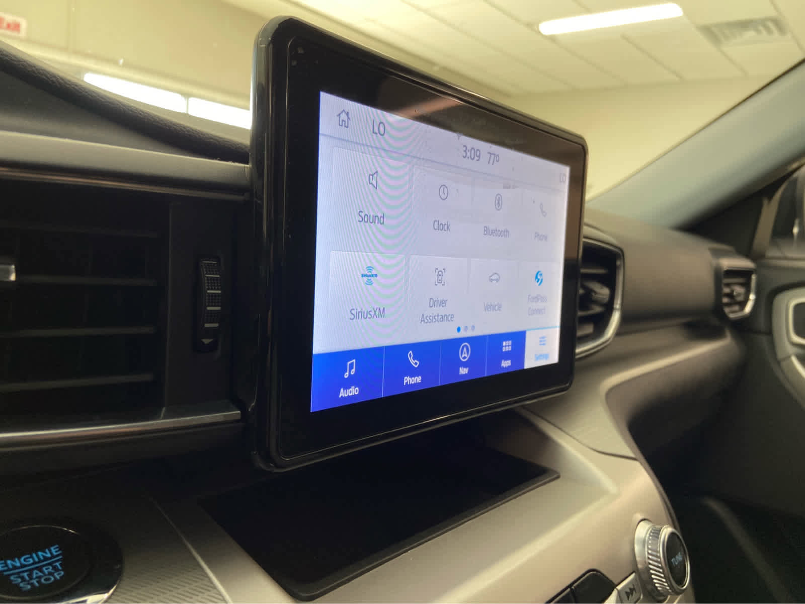 Used 2022 Ford Explorer XLT w/ Equipment Group 202A image 33