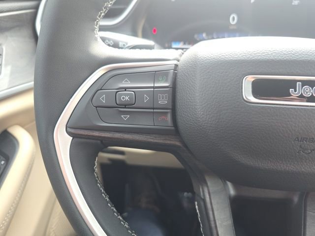 Certified 2025 Jeep Grand Cherokee Limited image 14