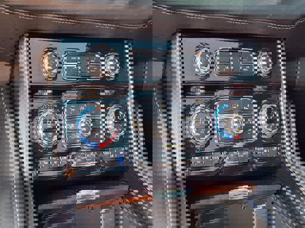 Used 2024 GMC Yukon Denali Ultimate image 24