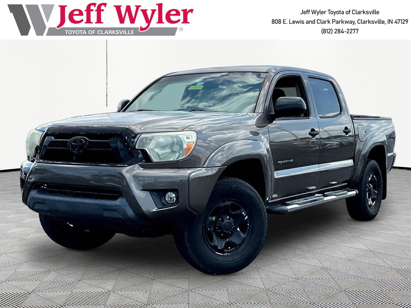 Used 2015 Toyota Tacoma PreRunner w/ SR5 Package RWD image 1