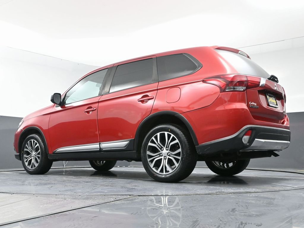 Used 2018 Mitsubishi Outlander ES image 51