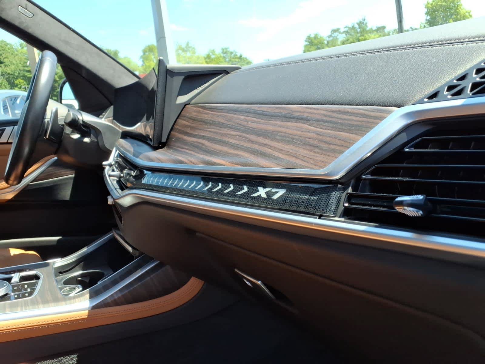 Used 2024 BMW X7 xDrive40i w/ M Sport Package AWD/4WD image 17